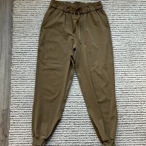 Lululemon Jogger (Size 6, Tan, Women's)